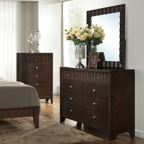 NADINE DRESSER (V)