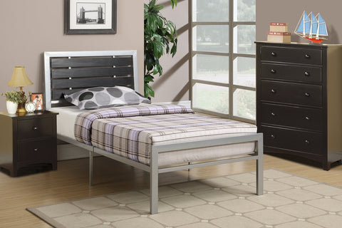 SILVER BED ROOM METAL PLATFORM TWIN/FULL BED (V)